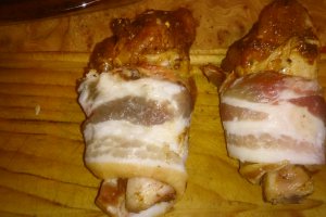 Pulpe de pui invelite in bacon