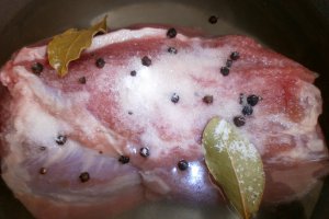 Pulpa de porc prefiarta, pe pat de legume, la cuptor