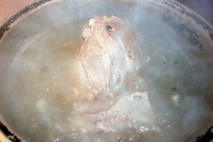 Pulpa de porc prefiarta, pe pat de legume, la cuptor