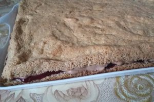 Prajitura cu mascarpone si sos de fructe de padure