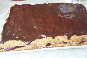 Prajitura cu mascarpone si sos de fructe de padure