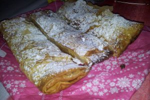 Strudel cu mere