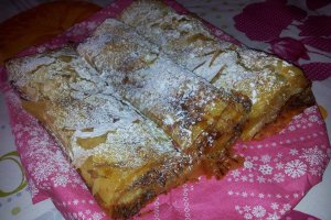 Strudel cu mere