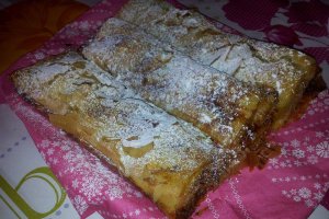 Strudel cu mere