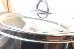 Negresa cu kiwi si dulceata de agrise la slow cooker Crock-Pot