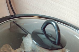 Negresa cu kiwi si dulceata de agrise la slow cooker Crock-Pot