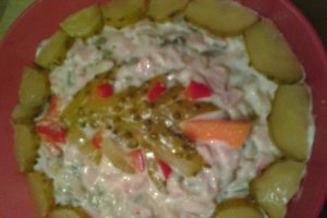 Salata de ciuperci, sunca si castraveti murati