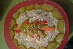 Salata de ciuperci, sunca si castraveti murati