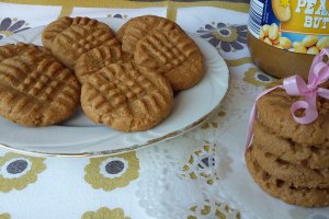 Fursecuri cu unt de arahide (Peanut butter cookies)
