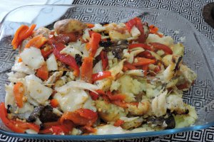 Cod bacalhau cu cartofi si ardei copti