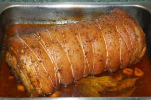Rulada imbunatatita din piept de porc