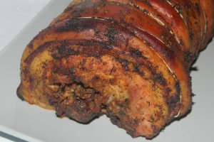 Rulada imbunatatita din piept de porc