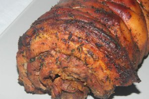 Rulada imbunatatita din piept de porc