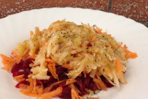 Salata de sfecla cu mar si morcov
