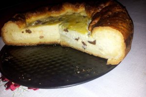 Pasca cu branza si stafide