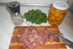 Ficatei de pui cu leurda la wok