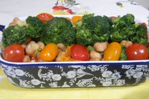 Salata de broccoli cu naut si fasole