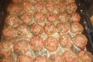 Chiftelute cu de toate, la cuptor