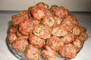 Chiftelute cu de toate, la cuptor