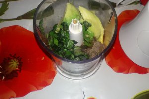 Paste cu avocado si busuioc