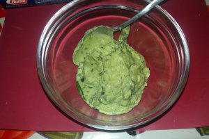 Paste cu avocado si busuioc