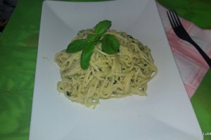 Paste cu avocado si busuioc