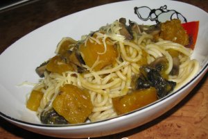 Spaghetti cu dovleac,ciuperci si tarhon