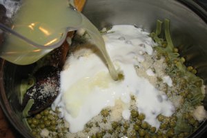 Tagliatelle verzi cu pui si mazare