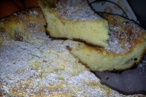 Prajitura cu crema de branza si pere