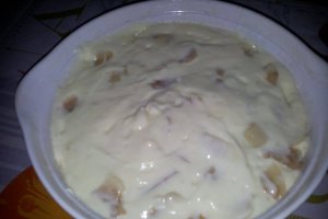 Prajitura cu crema de branza si pere
