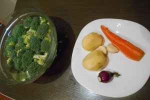 Supa crema de legume cu nuci si migdale