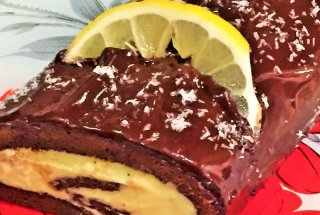 Rulada elvetiana de ciocolata cu crema de lamaie si fulgi de cocos