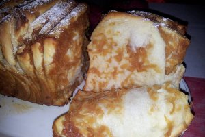 Cozonac evantai cu mere