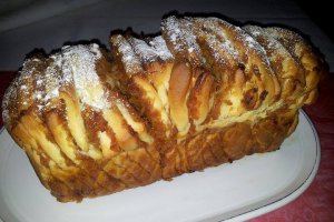 Cozonac evantai cu mere