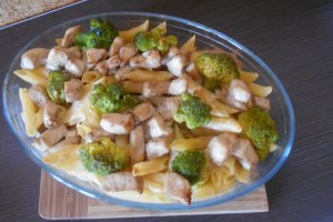 Paste cu pui si brocoli la cuptor