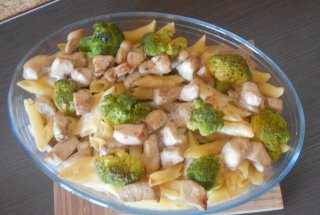 Paste cu pui si brocoli la cuptor