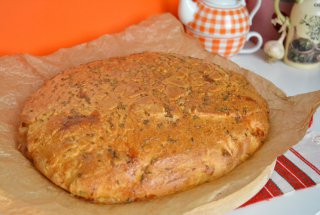 Placinta taraneasca cu branza de burduf si leurda
