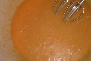 Briose cu suc de portocale si fructe confiate