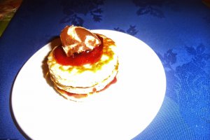 Clatite pufoase reteta cu iaurt si dulceata de zmeura
