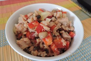 Salata de ton cu fasole boabe