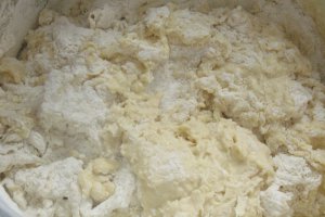 Placinta impletita cu gem de prune si nuci