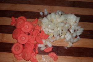 Ciorba de cocos cu taietei de casa