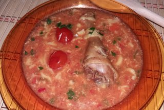 Ciorba de cocos cu taietei de casa