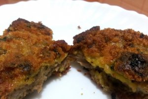 Snitele italiene cu carne de porc si parmezan