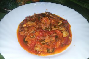 Reteta de tocanita de ceapa cu carne de porc si suc de rosii