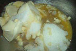 Rulouri bicolore de post cu dulceata