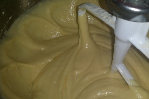 Prajitura bicolora in forma de peste