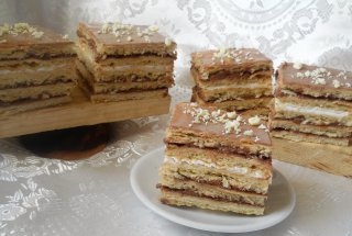 Prajitura cu foi si crema de ciocolata