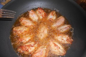 Aripioare prajite in tigaia wok
