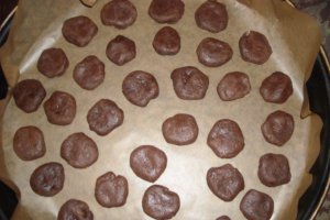 Biscuiti cu esenta de migdale si ciocolata